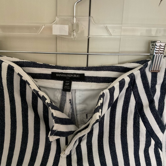 Banana Republic Striped short - Picture 3 of 3